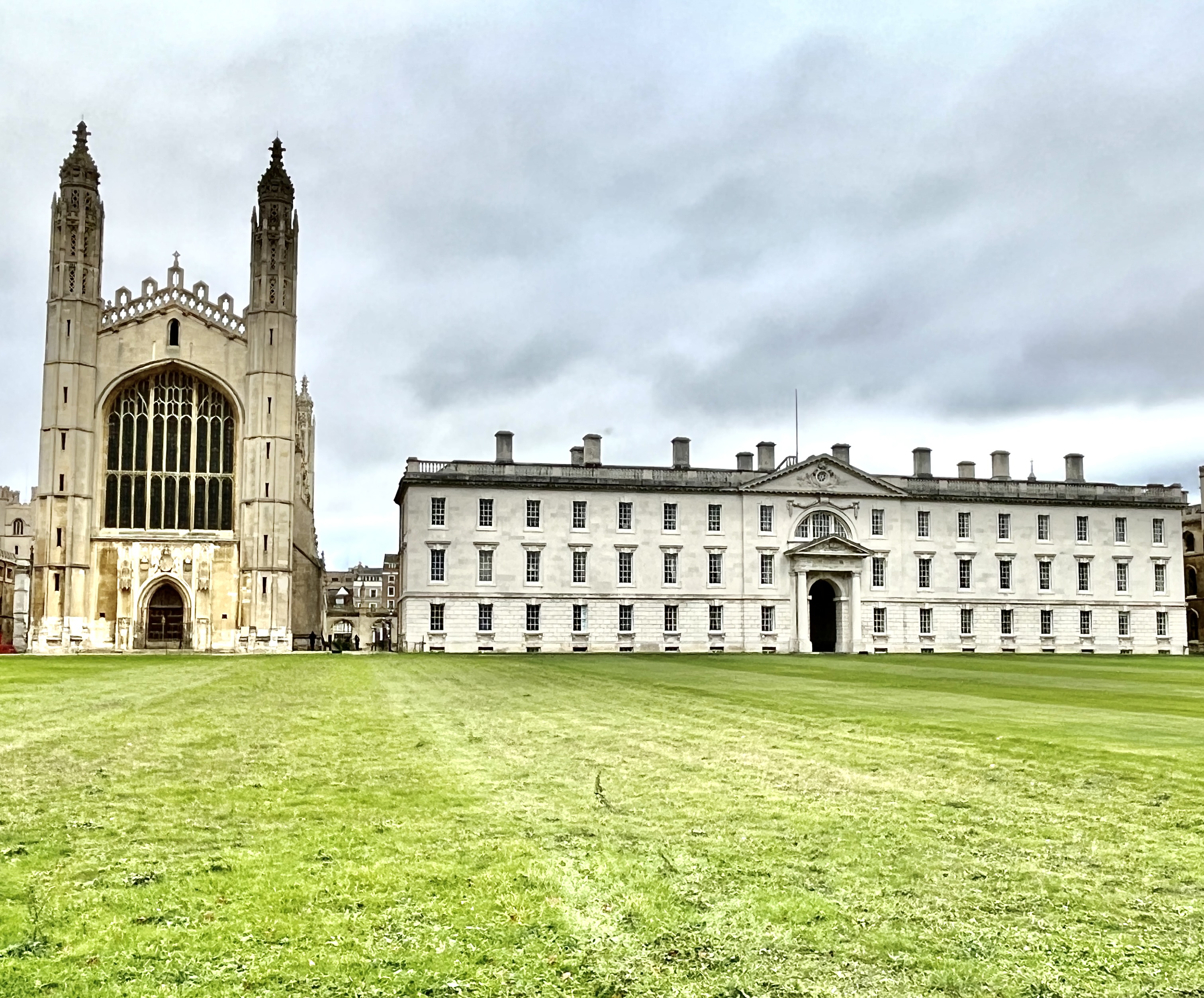 KING'S COLLEGE . CAMBRIDGE – Vertical Dial – GAUDIUM SUB SOLE